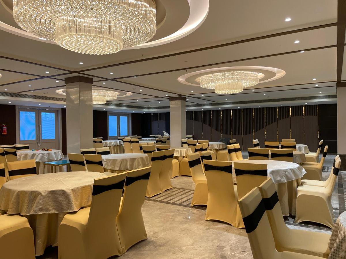 Hotel Casa Divine Izatnagar Ngoại thất bức ảnh